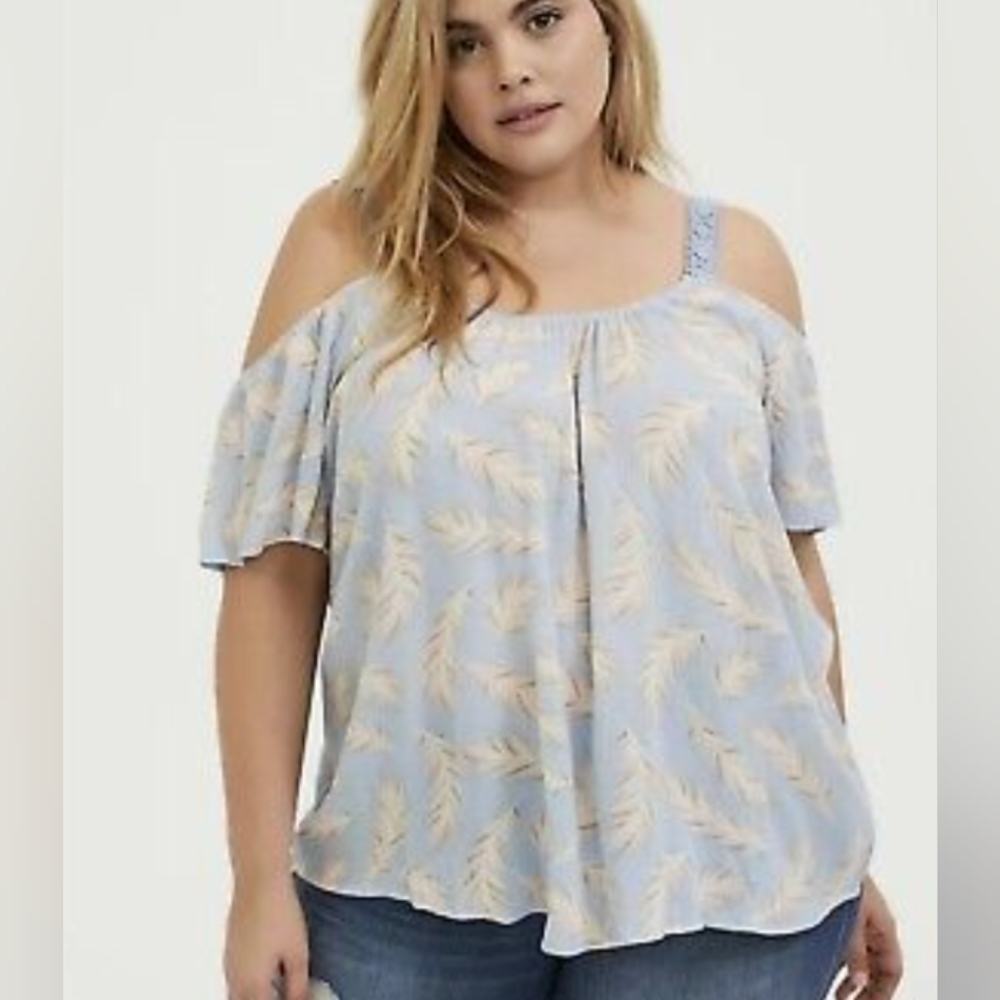 NEW Torrid Cold Shoulder Top Size 4 4X NWT